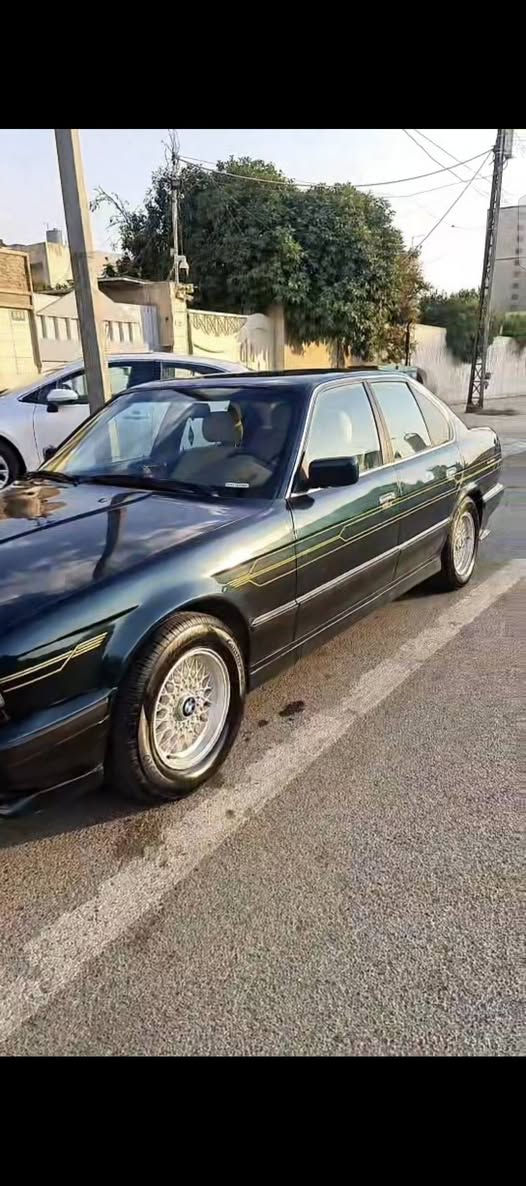 BMW E34بۆفرۆشتن مودیل 91 مەکینە بیلاد520کەپس دجیتەل سمس گیرحادی تەبرید جوار جام کارەبا ئاوینە کارەبا سوکان شەفت پیشو پشت M هەمووشتی نویە تا2030 باناوی خومە خرامەی لەسەر نیە پیشی کەپسە جەمپەکی خەفیفی پشتی هه یە سەیارەکە زۆر جوانو خاوینە براوە  وەرگەران گیرو مەکینە  تەحویل بەشەرتە نرخی زۆر کونجاوە 50وەرەقە کەمی ماجالی هه یە لەهەولیرم ژمارە ***********فەیبەر وەتسئاپ أربيل, العراق
