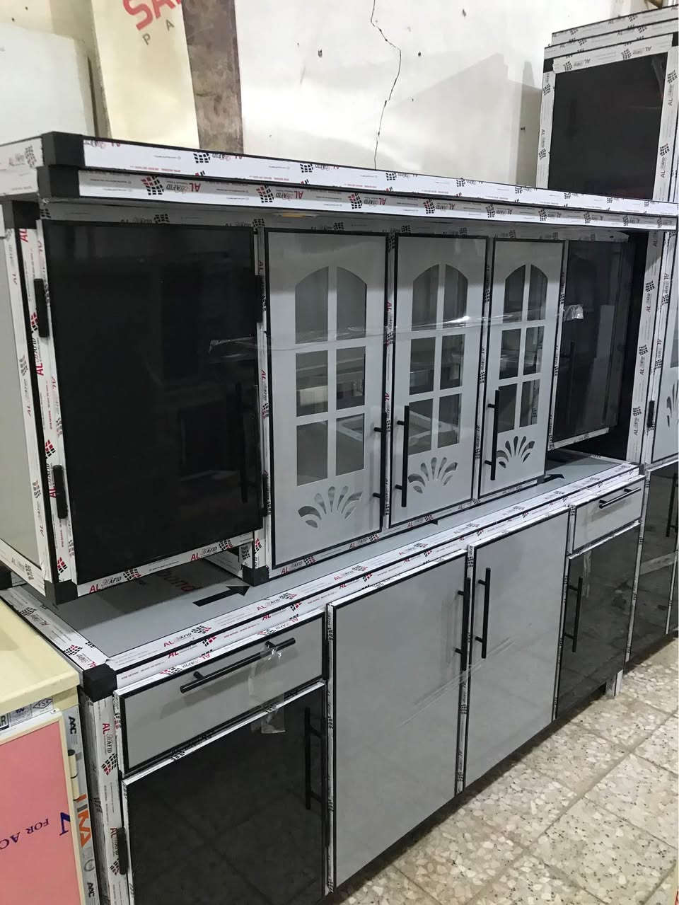 تخفيضات كاونترات مترين شرط شرط التزكام بليت واحد ملم نرماده حفر جرارات شفط نقش cnc تاج وكلوبات شغل درجه اولى ب395 واذا وياه سنك متر وربع مرمر ب٥٩٥ يصير اللون حسب الطلب العنوان ناصريه شارع الاخلاص *********** ناصرية, ذي قار
