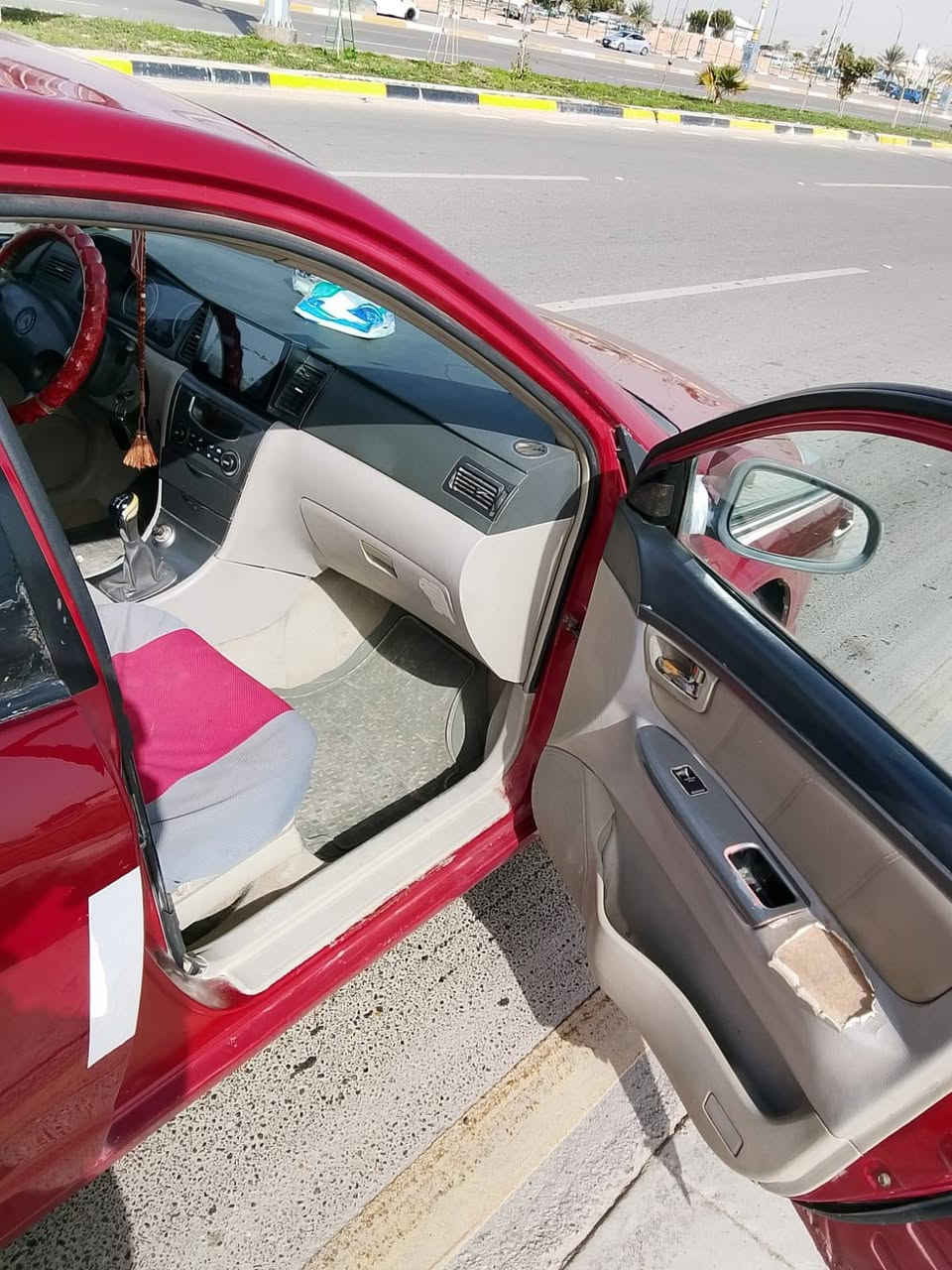 السلام عليكم
سياره للبيع جلي موبل موديل 11 محرك كير مكينه كفاله تبريد وي سويج تخم تاير جديد حداديه جديده سنويه ل2027 سياره مال جناي ما تخسر عليها شي السعر 42 وبيها مجال المكان كربلاء 
للتواصل ***********
