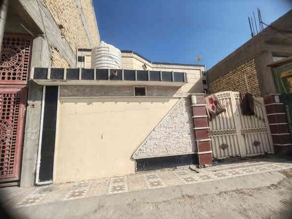 🏠 بــيــت لــلــبــيـــع – الــحــولــي تجاري * سكني الشارع الرئيسي على التبليط
━━━━━━━━━━━━━━━━━━

📏 المساحة: 150 متر – طابو صرف
━━━━━━━━━━━━━━━━━━

🛏️ المواصفات:
• غرفتين (غرفة كاملة + غرفة فقط بالسقف)
• صالة + استقبال
• مجمع صحيات داخلي وخارجي
• مناور جيدة
• البناء نظيف
━━━━━━━━━━━━━━━━━━

📌 الموقع: القاسم – الحولي – قرب أسواق بغداد
━━━━━━━━━━━━━━━━━━

📞 للاستفسار: ***********
━━━━━━━━━━━━━━━━━
السعر / خاص مراسلة  واتساب او ماسنجر
