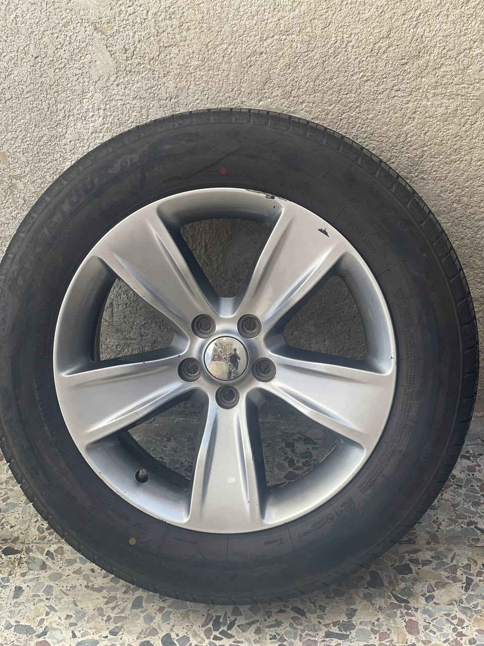 السلام عليكم
ويلكب جارجر 2016 وفوك نضيف لا مشخط ولا بي عواج  اصليات مال كصة بيهن (تخم تاير جديد )
السعر: 550 الف 
مكاني البصرة شارع الوفود
الاستفسار ***********
