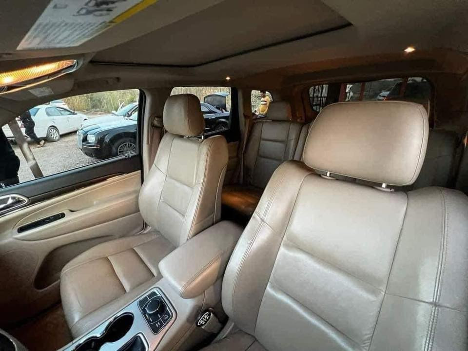 السلام عليكم للبيع او مراوس بسياره بيكب
جيب شيروكي بلاك توب 2020 اصلها 2017 
لمتد فول مواصفات للأخير 
سياره ما بيهه كل نقص ماشيه 100 فقط 
باسمي رقم بغداد تحويل ثاني يوم 
***********
