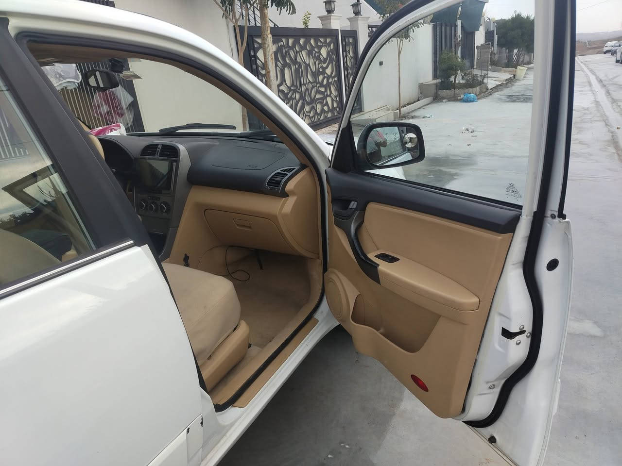 السلام عليكم
تيكو3 2014 السعر75 ومجال للستفسار عبره الرقم واتساب *********** 
لاصبغ لاضربة لا خياس كير محرك تبريد تدفئه شرط رقم سليمانية رقم دولي
محرك2000
كير سيم /كير اوتماتيك و عادي هم
سقف سلايد
حساس بك
قفل مركزي
جامات كهرابائية
مرايات كهربائيه
تحكم ستيرن
شاشة ايباد
مانع انزلاق
                                                      ABS
داخله اصفر و اسود المرغوب
تحديد سرعه
كوشنات تدفئه
مانع انزلاق
ستيرن فوليوم
هزة منتهية سنويه تنتهي بشهر ل9
سيارة تحفه مكانة كركوك طريق سليمانيه
