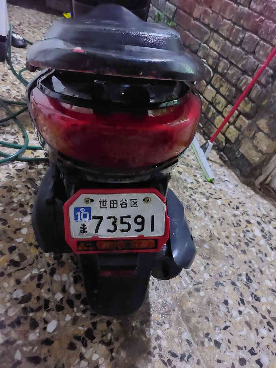 سلام عليكم دراجة بريز ياباني للبيع
مكينة مفتوحه مبدل ولفات 
كلهة شغالة شرط نكرة هندر وسلف 

شوفتك عينك الدراجة بل واقع احلى بهواي من الصور 
تجي تجيب وياك فيتر وفحص عل راحتك دراجة مال جناي الله شاهد 
مكاني بغداد العبيدي 
السعر ٤٥٠ وبي مجال 
رقم ***********
