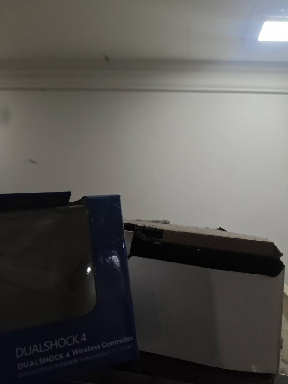 السلام عليكم بلي فور سلم للبيع المساحه 1T. نضام 13.4 البلي ما مفتوح نضيف كلش مستخدم قليل كلش ويا خمس اقراص وجوستكات اصليات مال شركه ويا ستاند السعر 350 وبي مجال بسيط كلش التواصل واتساب ***********
