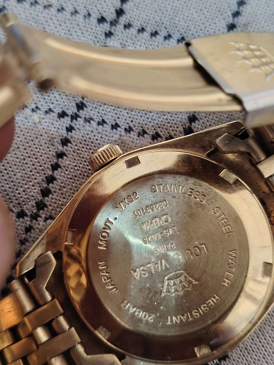 مطليه بالذهب المكينة ياباني والباقي فرنسي للبيع، ***********
