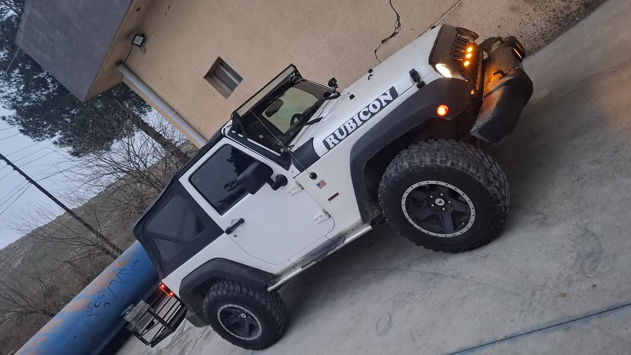 مۆدێل 2010 شەش بستۆن گێرو مەکینەی نەکراوەتوە 
110هەزار ڕۆشتوە  125 معامەلە ***********
