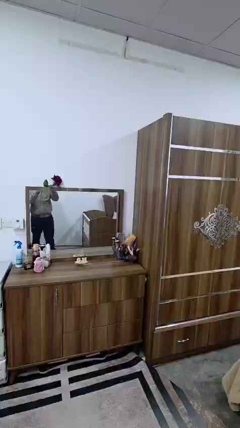 غرفه نوم مستعمل للبيع نضيفه جدا السعر 400 وبيه مجال للطيبين الرقم ***********
