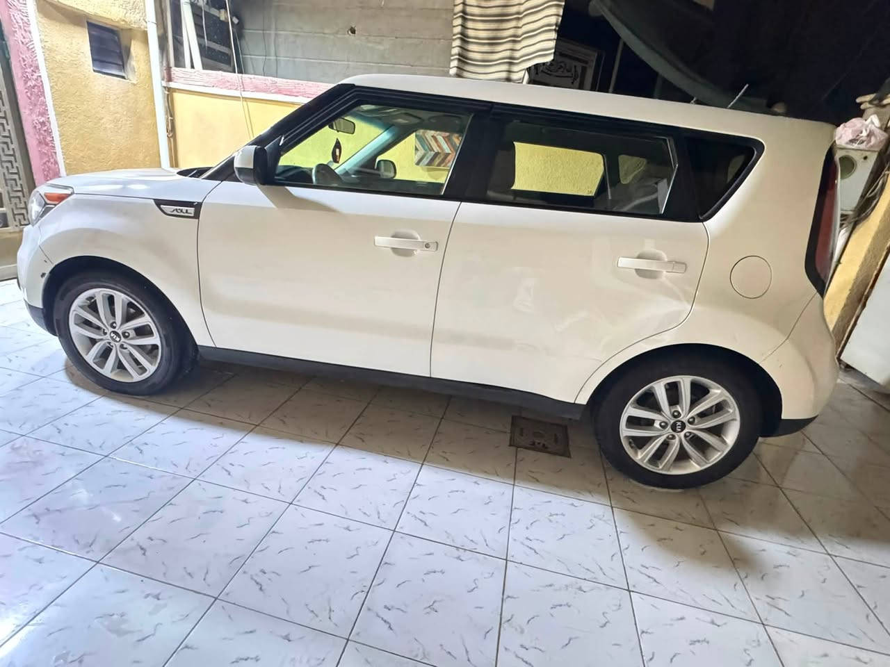 سلام عليكم صول موديل 2019 رقم بغداد بيها صبغ جاملغ فقط بدون ارباك كير مكينه جديد تخم تاير جديد حداديه جديده منظومه زنون سياره جديده كلش ماشيه 49رقم ***********مكينه  2000 مكاني بابل الاستفسار
