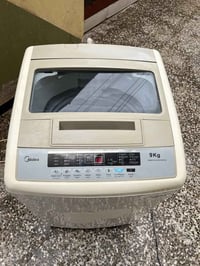 غسالة اوتماتيك نوع ميديا 9 كيلو نظيفة بلاد شغالة مابيها اي نقص   ٠٧٨٠٩...