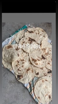 أني ويا أمي نشتغل بخبز البيت حتى نعين نفسنه على العيشه وأمي تخبز يوميا...