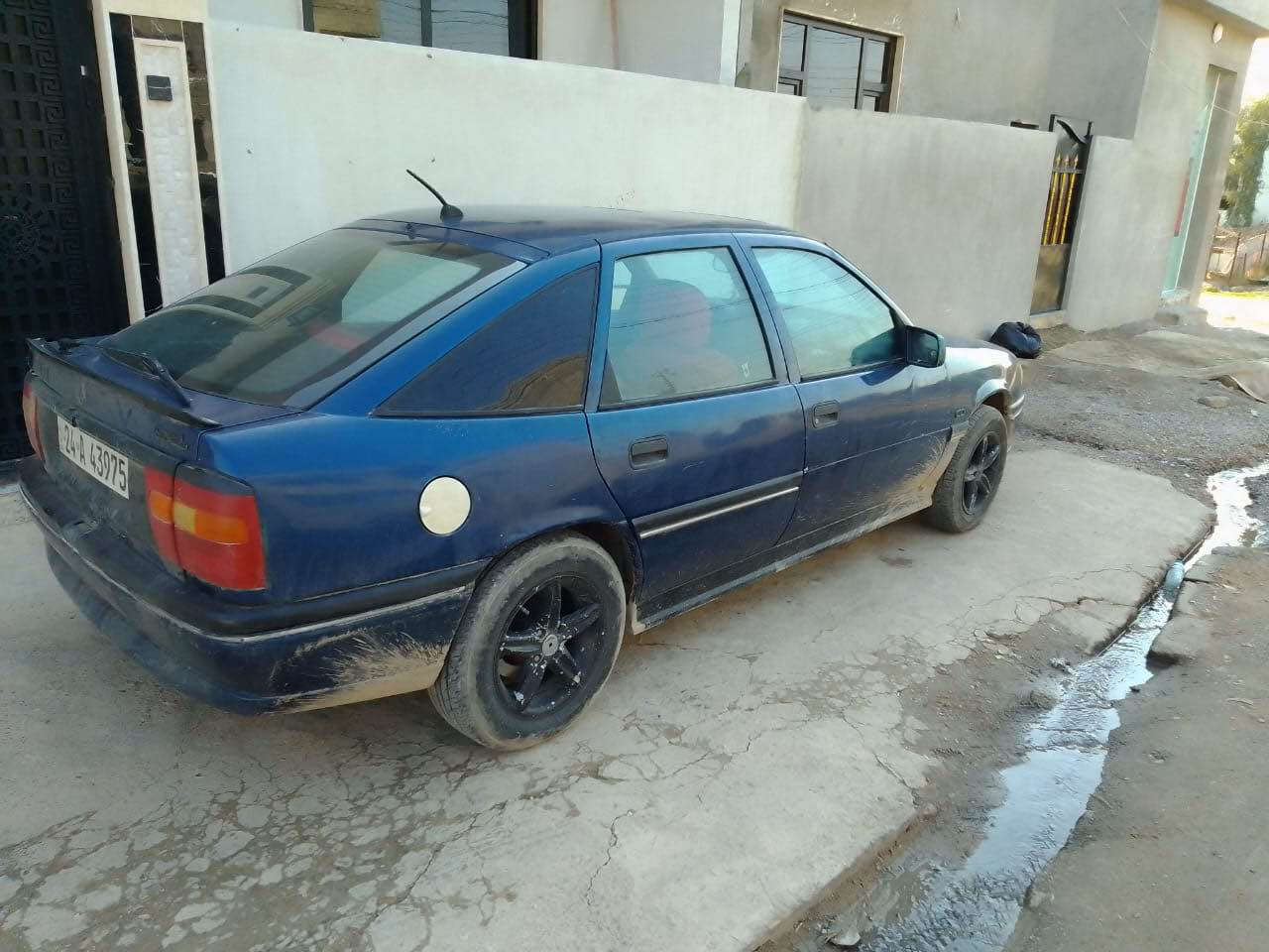 موديل ٩٣ محرك ١٨ گير عادي  
رقم سنوي جديد تحويل شرت 
سعر 35 مجال جهي وي زاخو  
*********** زاخو, دهوك
