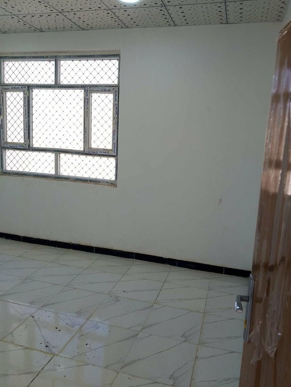 بيت للايجار 50 متر 
نجف حي النداء شارع المجمعات عمود 54 
شارع 60 العرضي الأول قرب المدارس..
..... طابقين.....
الطابق الاول يحتوي على غرفة وصالة ومطبخ وصحيات.
الطابق الثاني يحتوي على غرفتين وصالة وصحيات.
سعر الايجار 200 الف


**إذا كنت صاحب هذا الإعلان وتريد حذفه لأي سبب، رجاءا أرسل رسالة إلى الدعم الفني**