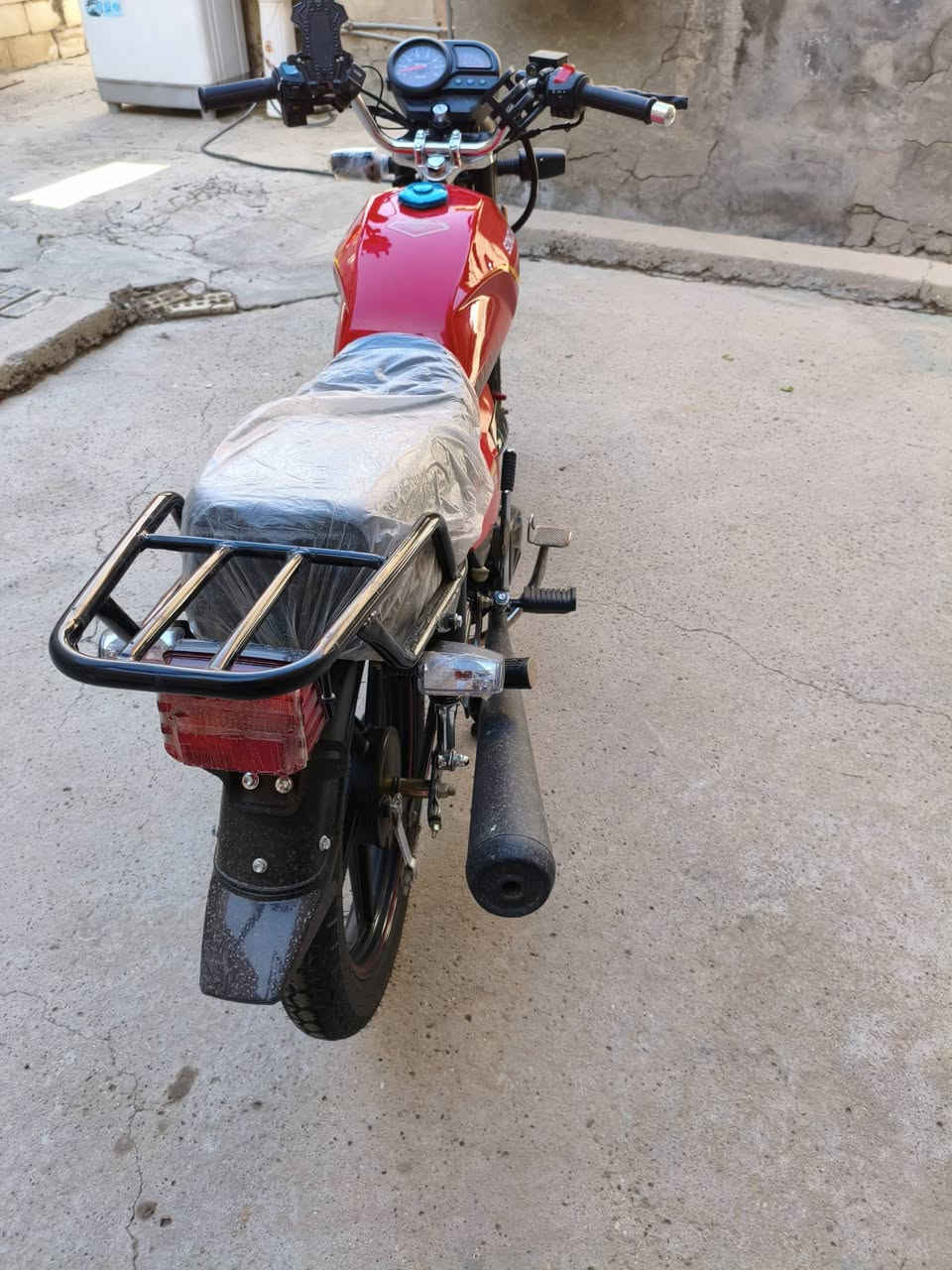 السلام عليكم 
دراجه سولنك ماكس محرك 150 موديل 2026
دراجه جديده كفاله عامه اوراق سكنر 
حله مركز مدينه 
الاتصال ***********
