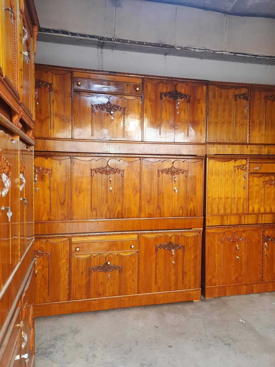 غرفه سته باب طابقين نظيفه السعر 450 كنتور بابين تركي نظيف السعر 80 بوفيات جديده جميع القياسات بانسب الاسعار محل ياسر بلد سوق المسقف قرب جامع بلد الكبير استفسار اتصال على الرقم *********** او مراسله الصفحه كلشي متوفر
