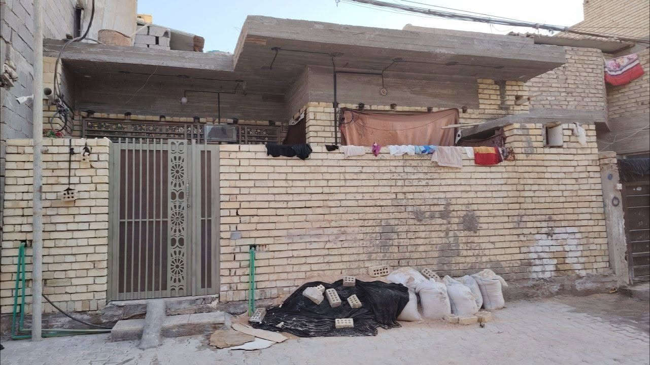 بسم الله 
بيت 100 م 8 في 12 دوانم شارع بيت موزان 3 فرع البيت داخل فرع 6 بيت ستقبال 5 في 4 غرفه 5 في 4 حولي 7 في 3 و75 حمام 2 في 2 منور 2 في 2 زائذ كراج مترين ونص وتواليت خارجي  سعر 75 وبيه مجال للشراي خدمات كامله والحمد لله  باقي تفاصيل بلخاص ملاحضه نواقص البيت 
1 - ارضيت الحولي 2-ارضيت غرفه النوم 3-ستاره وبيتونه
ستقبال وكراج البيت والحمام داخلي والخارجي والمنور كله سيارميك جدران و ارضيات كاشي


**إذا كنت صاحب هذا الإعلان وتريد حذفه لأي سبب، رجاءا أرسل رسالة إلى الدعم الفني**