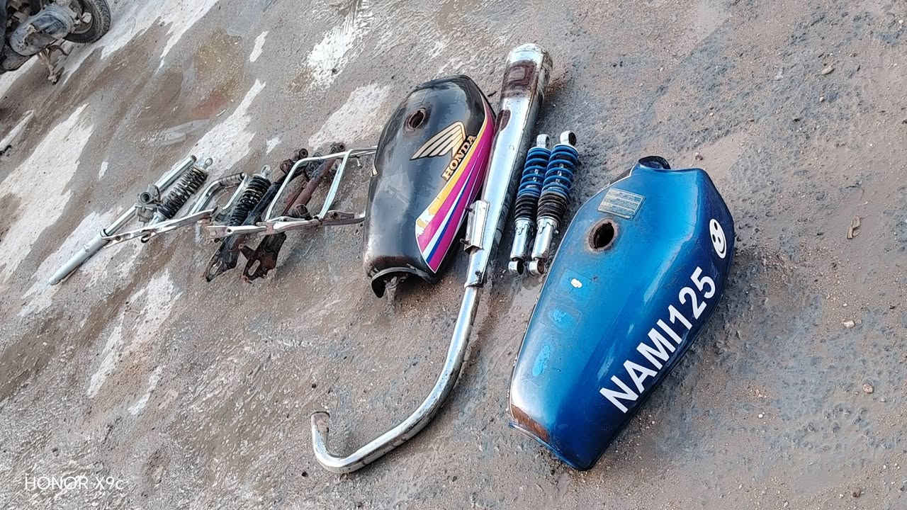 غراض نامه وياهن مكينه نضيفات بس المكينه حاشر بيها شفت هندر.... للبيع... مكان الجربوعيه


**إذا كنت صاحب هذا الإعلان وتريد حذفه لأي سبب، رجاءا أرسل رسالة إلى الدعم الفني**