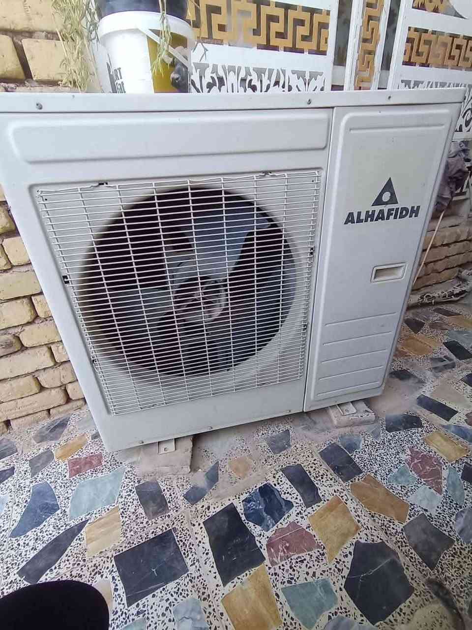 سبلت نضيف كامل مع ملحقاته نوعيه الحافظ ب550 وبي مجال مكانه حي الجهاد


**إذا كنت صاحب هذا الإعلان وتريد حذفه لأي سبب، رجاءا أرسل رسالة إلى الدعم الفني**