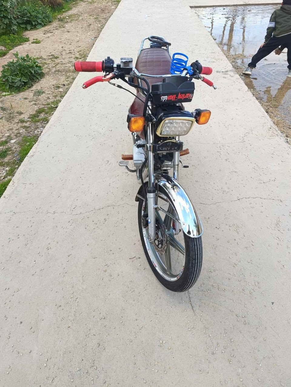 السلام عليكم ماطور سولنك الاصلي موديل 2022 
حجم المكينة 150 نظيفة صوت ناعم عزم ممتاز  5 گير سلف مرش شغال كهربائيات شغال بس نقص اشاير مايشتغل منفيس موجود السعر 330 الف
 الموقع اربيل زانكو 
هذا رقمي ***********
