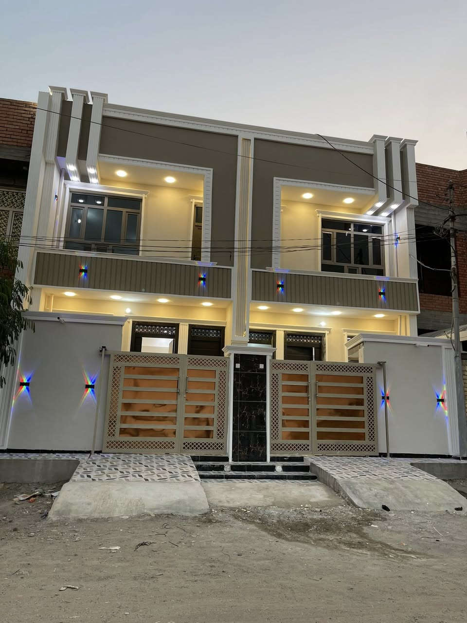 ✅🔰دارين للبيع 🏡 بمساحة 100مترطابو صرف ✅🔰 ☎️( *********** )☎️
✅العنوان 🏡 ( ديالى/بعقوبة/الرحمة/قرب جامع الأقصى ٩.) ✅
✅بناء 2025طابقين✅
✅ رقم القطعة **** مقاطعه 🌹🌹✅
⭕️بناءً درجة أولى فول مواصفات ⭕
🔰✅ التفاصيل.  الطابق الاول / صحيات خارجية /استقبال /مطبخ و صالة /غرفة نوم عدد 1/ حمام وصحيات / منور .الطابق الثاني/ غرفة نوم عدد2/ صحيات /صالة و سطح.😍⁦☝️⁩
للاستفسار الاتصال على ☎️***********
