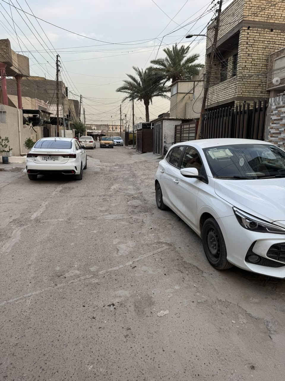 اللهم مصلى ع محمد وال محمد ***********

بل عافيه ع يشتري  التفاصيل المزيد ……👇🏼

بيت بناء من كاع 2026 حالين على قيد الإنشاء

كاعد دور على بيت مساحة 50م ؟ شوف الإعلان :

#مكتب_   

السلام وعليكم 

الاستفسار 

🔹🔶🔹 السعر 130 مليون وبي مجال 🙏🏻

🏡✨ دار حديث للبيع منطقة حي الجهاد /بل الفين – فرصة سكن راقية ومميزة ✨🏡

📍 المساحة: 50م

📐 الواجهة: 5م

📏 النزال: 10م

🗓 البناء: 2026 (زيرو – غير مستعمل)  قيد الإنشاء تسليم مفتاح 🔑 

🔸 تفاصيل المنزل:

▪️2 غرف نوم  

▪️ 2 حمامات بنظام تعليق ودفن 

▪️ مطبخ واسع 

▪️ غرفة استقبال 

▪️ كراج 

🔸 المواصفات والتشطيبات:

▫️ أضلاع منفصلة

▫️مدخلين للمنزل 

▫️ أرضيات مرمر فاخر 

▫️ بورسلين ألواح 120×60 

▫️ شبابيك ألمنيوم ثقيل عازل للغبار والضوضاء 

▫️ ثلاث خطوط ماء 

▫️ محجر ألمنيوم + زجاج 

▫️ أبواب تركي فاخرة + باب قاصة 

▫️ سطح عازل للرطوبة والحرارة 

▫️ تشميع وتصفير بسمنت مقاوم للأملاح والرطوبة 

🔷 والمقاولات العامة  و البيع و الشراء ويتوفر عروض اخرى بمساحات و مواصفات مختلفة

للاستفسار اتصل على *********** 📲
