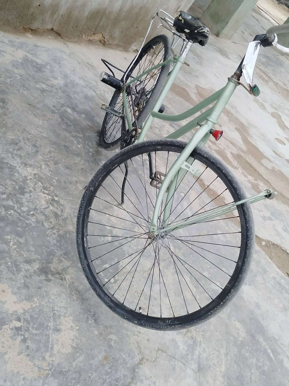 سلام عليكم بايسكل للبيع  سعر65 رقم تلفون ***********
