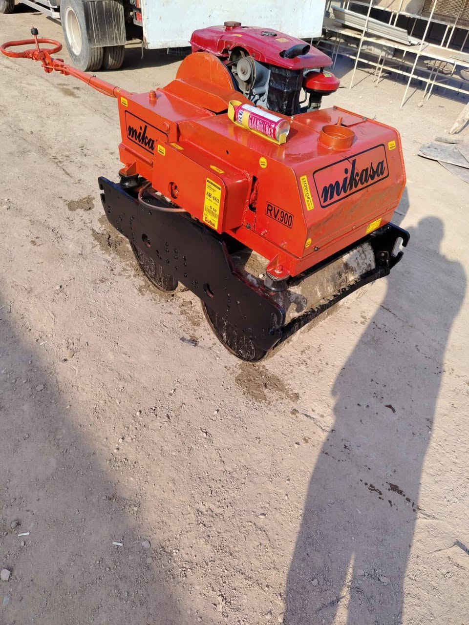 حادله يدويه نوع ميكاسه ياباني
وزن 1.5طن ونص
محرك كاز  مسيبوشي ياباني البلادي 
قمجي جديد 
هزاز شغال فول 
طفايه حريق
عرض 85سنتيمتر 
جاهزه من كل النواحي 
مكاني الكوت واسط مركز المدينه اي استفسار اتصل بلرقام اثير ***********//
اسيا ***********
