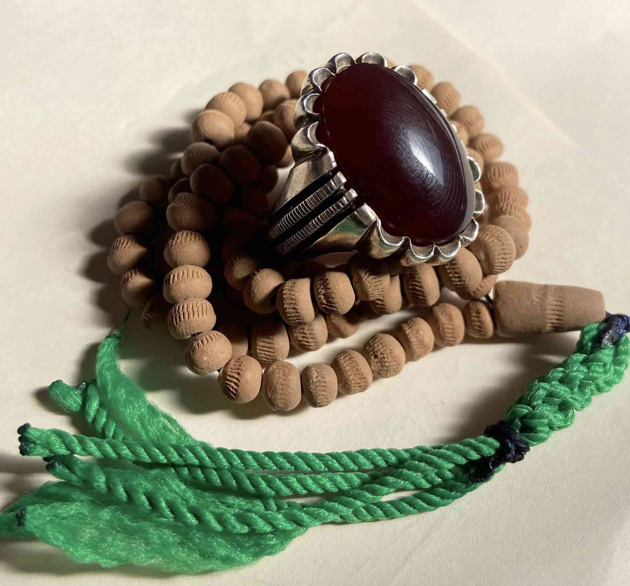 شكراً جزيلاً لقبول الانضمام السلام عليكم ورحمة الله وبركاته صياغة بحرينية رائعة من ابداع الاستاذ عقيل متوجة بحجر يماني كرز الحرز قياس الصياغة 22 فضه 990


**إذا كنت صاحب هذا الإعلان وتريد حذفه لأي سبب، رجاءا أرسل رسالة إلى الدعم الفني**