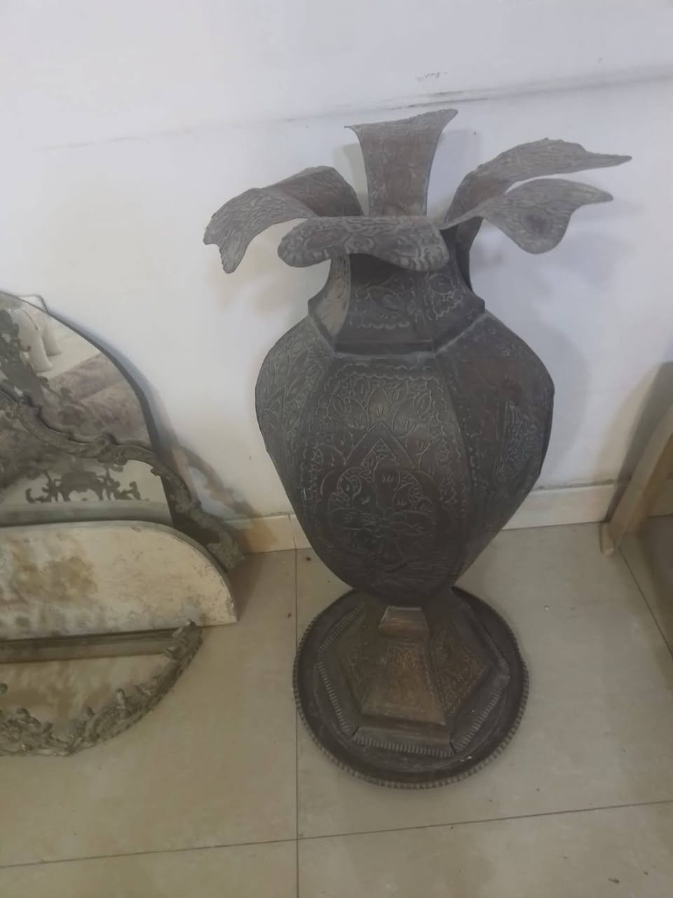 السلام عليكم للبيع مكان حي الجامعه
 قنصل كامل مع مرايه ومرمره
تحفيه نحاس كبيره


**إذا كنت صاحب هذا الإعلان وتريد حذفه لأي سبب، رجاءا أرسل رسالة إلى الدعم الفني**