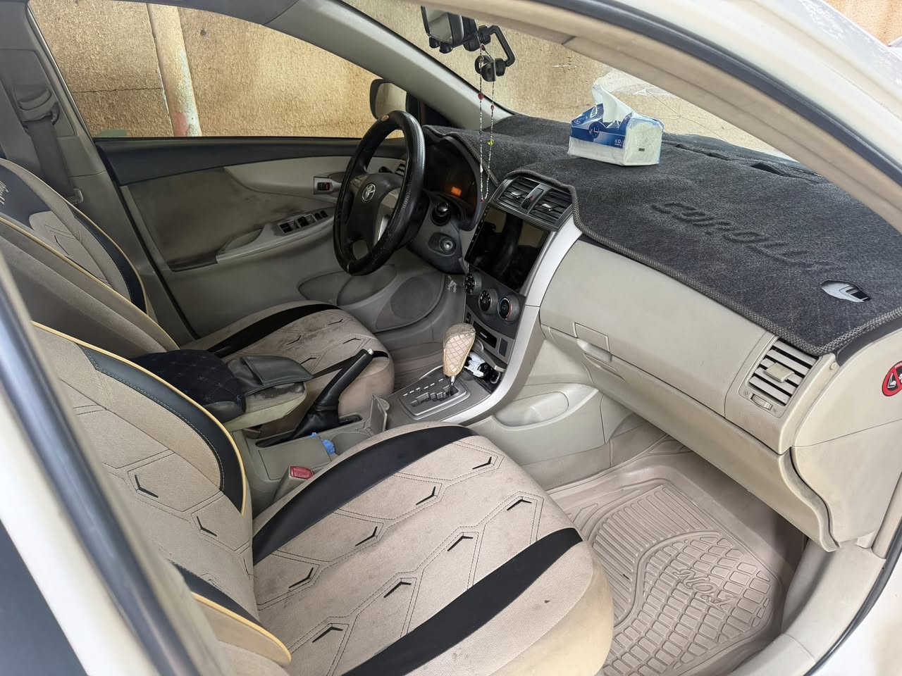 تويوتا كورولا صالون
بغداد 2013
سنويه الحد ٢٠٢٨
كير محرك مكفول 
بيه بارد خفيف 
سياره نضيفه
ستفسار 
***********
سعر:١٤٢$
