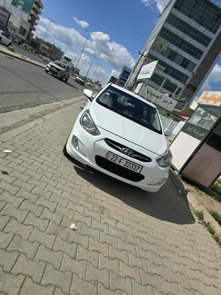 اكسنت 2014  نضيفة كلشش 
داخلة كلين اهنا بلعراق صارت بي فقط بونيد صبغ بلادي ماشية 93 الف شرط من الدعامية للدعامية بدون ايرباك وبدون دواخل طخم تايرات جديدة وبطارية ودسكات تجي تفحص بكيفك سعرها 118 ورقة وبي مجال للطيبين وتحياتي *********** كركوك, العراق
