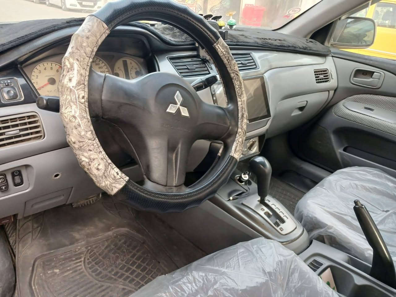 سلام عليكم
الانسر للبيع 2010 سياره جاهزه بيهه بس باب سايق مبدل باقي سياره مكفوله مكينه 2000  وبيهه منظومه غاز سعر 77
مكان سيار بغداد 
الاستفسار ***********
