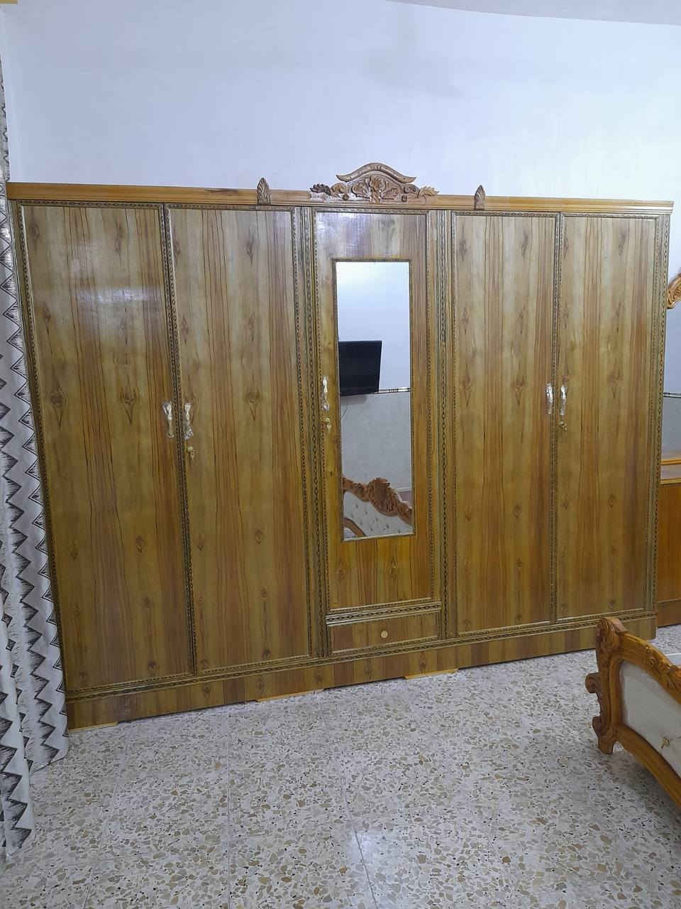 كنتور موديل جديد 5 ابواب 7 رفوف وتعلاكة كبيرة ارتفاع 220 عرض 300
السعر 410 الف فقط بدون مرايا مع المرايا 435 الف 

التصميم الداخلي عادي يتغير حسب رغبة الزبون
السعر مع شد ونقل بغداد واطراف


**إذا كنت صاحب هذا الإعلان وتريد حذفه لأي سبب، رجاءا أرسل رسالة إلى الدعم الفني**