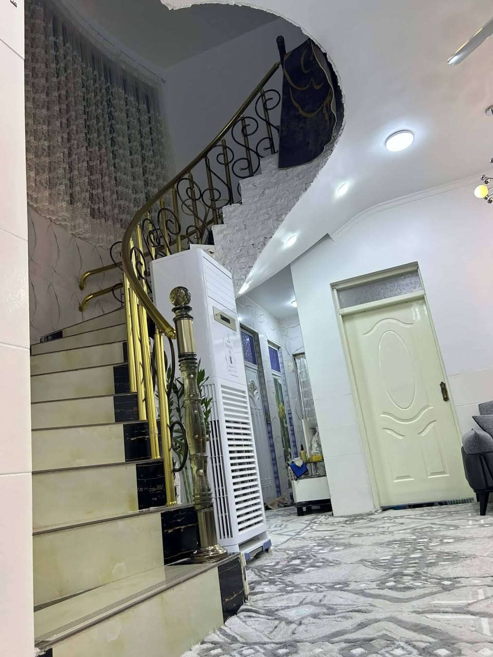 بيت للبيع ١٥٠ متر بيت متكامل خدمات قيد الإنشاء بناء حديث قبل سنة حي الأمير الثاني
بسعر مناسب 
للاستفسار
***********
***********
