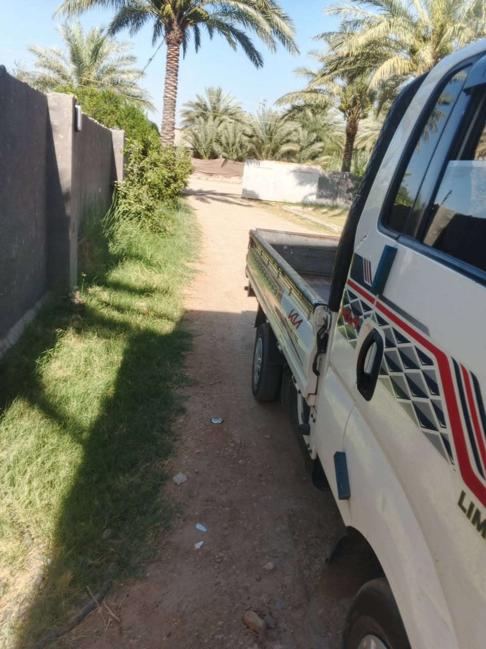 كيا 18واسط بيها بارد شوية وصبغ بالباب وكرت بالتكمة جاهزه مابيها نقص فقط تبريد سعر 103
مكان بغداد الوسفية جسر الرابع ***********
