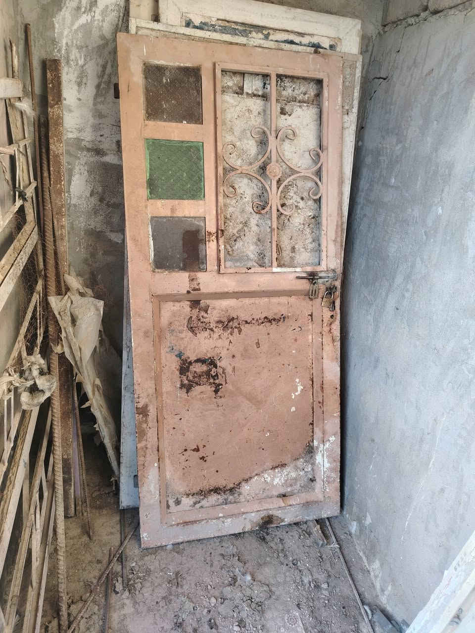 السلام عليكم بيبان  البيع سعر مناسب مكان كربلاء ***********
***********
