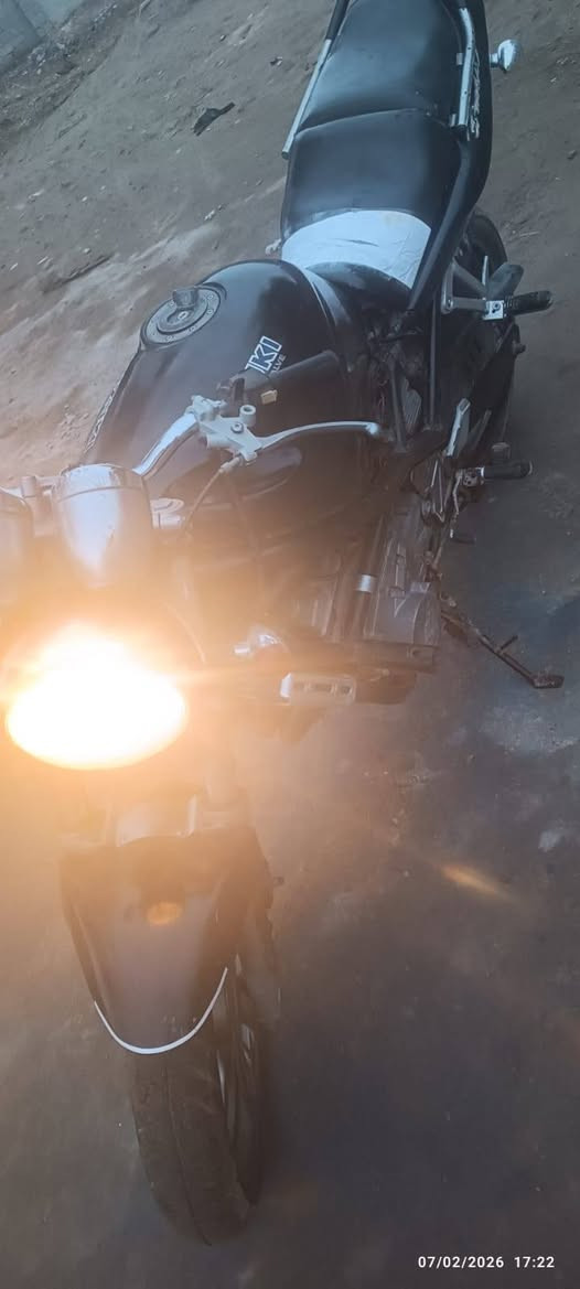 السلام عليكم بطع للبيع 2004 اوراق اصولي للبيع او مراوس بستوته الخاص. مفتوح وهاذه رقمي ***********
