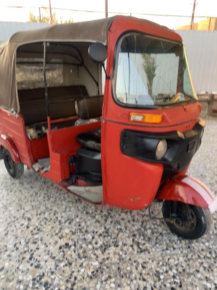 سلام عليكم للبيع موديل 17 بلادية مكينة 20 جديدة أوراق المصطفى التكتك كاملة من كلشي عوزهة بس بوليش مكاني بغداد مدينت الصدر الحبيبية السعر 3و200 ستفسار ***********
