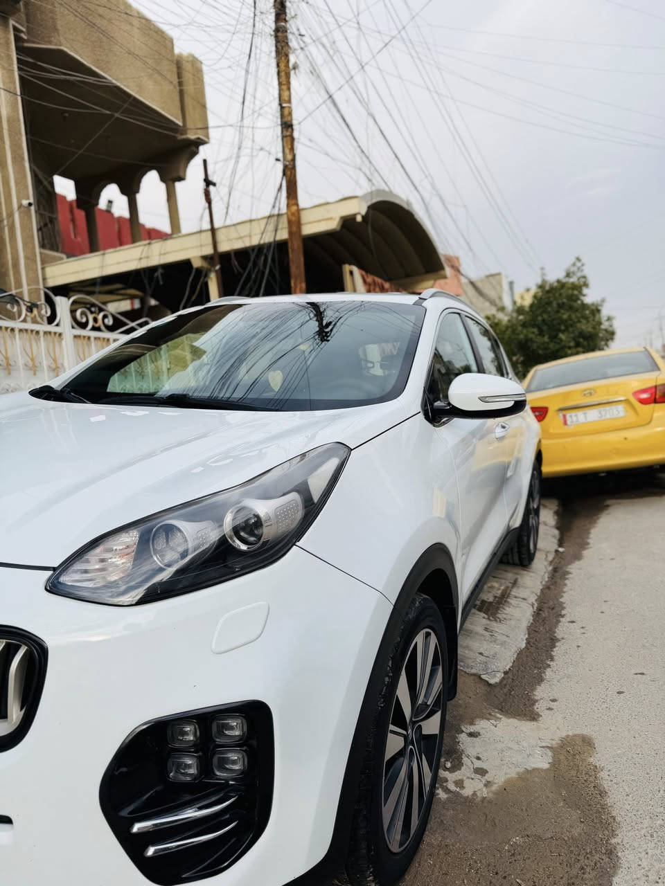 كيا سبورتج 2018 خليجي
مكفوله من الصبغ والبارد

بيها كم رصعة موضحها بالصور

رقم بغداد بأسمي

نص فول

كشنات جلد ومخمل

تبريد بيانو 

مناخ منفصل 

حساسات امامي خلفي

كامرة خلفية 

كير مكينة مكفول 

ولا كلوب مشتغل بيها 

ماشية 93 الف كيلو 

السعر 193 $

***********

 العنوان بغداد
