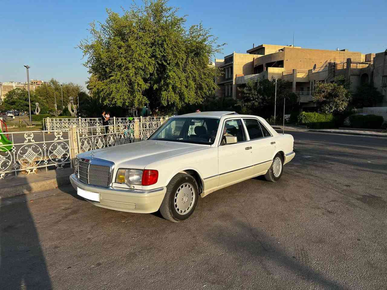 مارسدس جامبو 300se
باب قصير مكفوله كفاله عامه عدى الصبغ للجماليه موديل1989
جديده بمعنى الكلمه رقم انكليزي جديد ،هزه وسنويه جديده 
كير ومحرك بلاد
صدر امامي خلفي جديد
تشغيل عن بعد 
اشاير بالمري 
برده خلفيه بلاديه
تخم تاير جديد مع السبير
العنوان:بغداد الشالجيه 
للأستفسار الاتصال على الرقم
***********
***********
