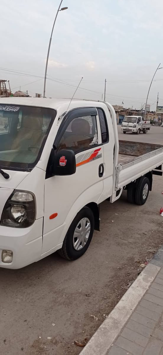 كيا بنكو مديل 12مكفولة من الضربة كير مكينه حداد شاصي رقم شاصي مكفولات تخم تاير رقم بصره إنكليزي مكان بصره سعر87سيارة كارتون جديده ابمعنى الكلمة مكينه سبلاين رقم راعي السيارة ***********
