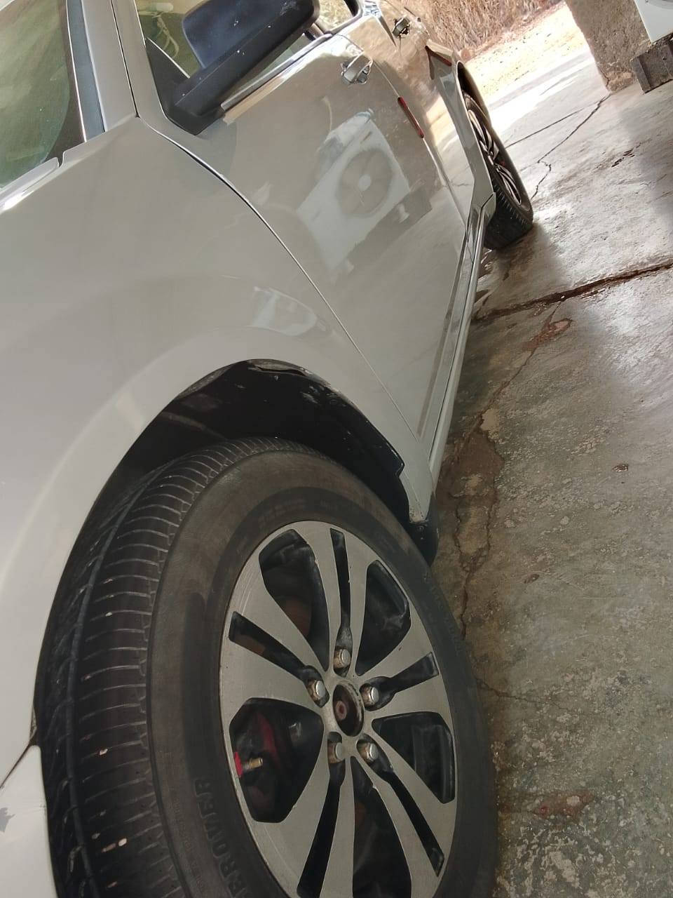 السلام عليكم
لبيع دوج افنجر موديل ٢٠٠٨
مكفواله من الضربه
صبغ عام اثر جرام صبغها درجه اولى 
محرك ٢٤٠٠
تخم تاير جوها جديد
رقم بغداد الدولي الجديد تحويل ثاني يوم مشروع وطني
مكان السيارة الانبار قضاء هيت ***********
السعر ٧٧ وبيها مجال
