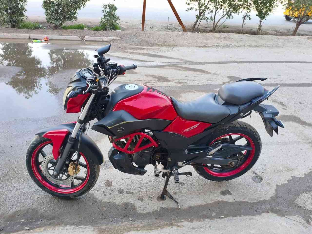 مراوس شعندك نزل
دراجه دايوان موديل 2021 رقم وسنويه بغداد 

حجم المكينه 200cc 

خير من الله الدراجه حلوه وشايله روحها
***********
