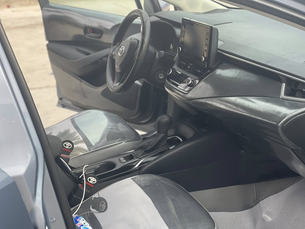 السلام عليكم
من فضلك إقرأ المنشور قبل لا تتصل !!!
كورلا 2022  للبيع وارد امريكي 
مواصفات LE 
شاشة كبيرة لمس
 كامرة 
سايد بريك دكمة  
رادار تعديل مسار 
 رادار اوتو بريك
 تحكم ستيرن
 اوتو هولد
 نظام ECO
 كروس سرعة
 لايتات زنون 
مانع انزلاق
رقم أربيل جديد البارحه ترقمت 
حادثها بنيد ، البنيد تبديل مبدل  
السياره بدون ايرياكات كلها سليمه 
بجم كبس 
أللون فيلي مميز 
سنويه بسمي جديد ل 2028
اني اروح وياك احولها 
سياره ماشيه37لف 
جام كهرباىي 
تحكم استيرن جهتين 
الحادث مرفق مع الصور 
السعر 155$ وبيها مجال  
للاستفسار ***********
