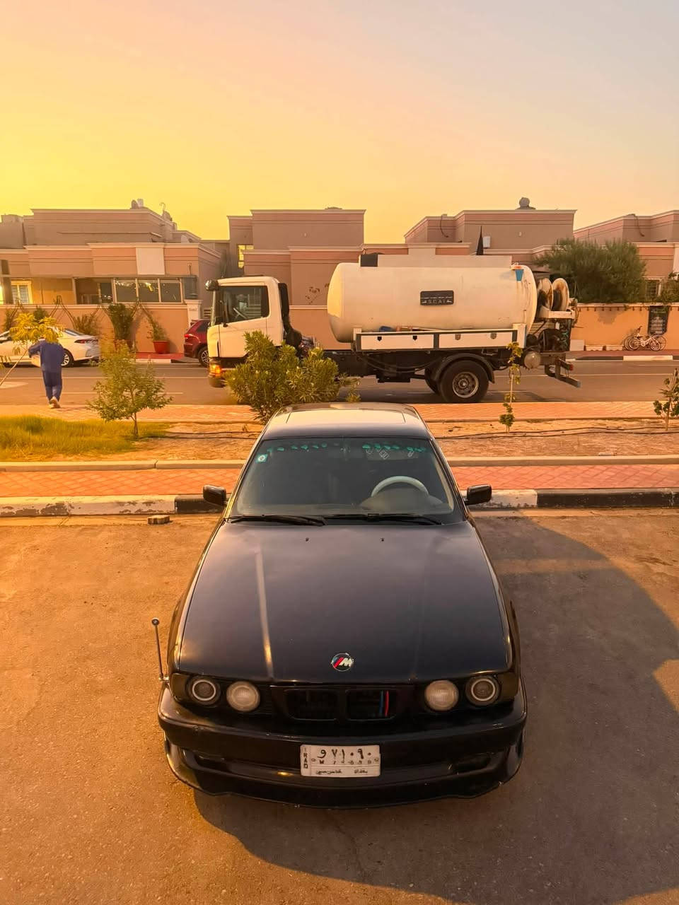 سلام عليكم BMW 525 مكينه 35مفتوح كير اكسل جدد توه شادهم اكسل قفل رياضي رون ناصي كاردن جديد حداديه جديده تبريد شغل منضومه جديده فتحه طكتين غرفتها حلوه نضيفه رقم بغداد مكاني البصره التنومه *********** السعر 50وبي مجال بصيط
