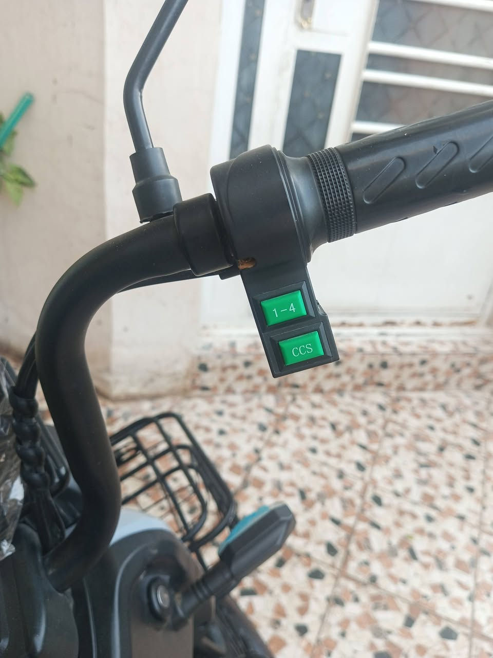 السلام عليكم   دراجه شحن.  حجم 20.  جبير.  مستخدمه شي قليل عدم التفريغ. . بلادي وضع شركه.  مثل ماموضحه بصوره.  
اشاير+مريات.+ لايت  لد علئ. ناصي+ 4سرعه.+ مثبت السرعه. دراجه بيها 2سوج +جهازين بصمه انذار. .  مكفوله كفاله عامه بطاريات عدد 5كبار مصار سبوع مبدلهن لن جانت متروكه. وصل بيها. مكانه. محموديه.  استفسار.  بي وتساب. *********** وبلعافيه علئ. ياخذها.
