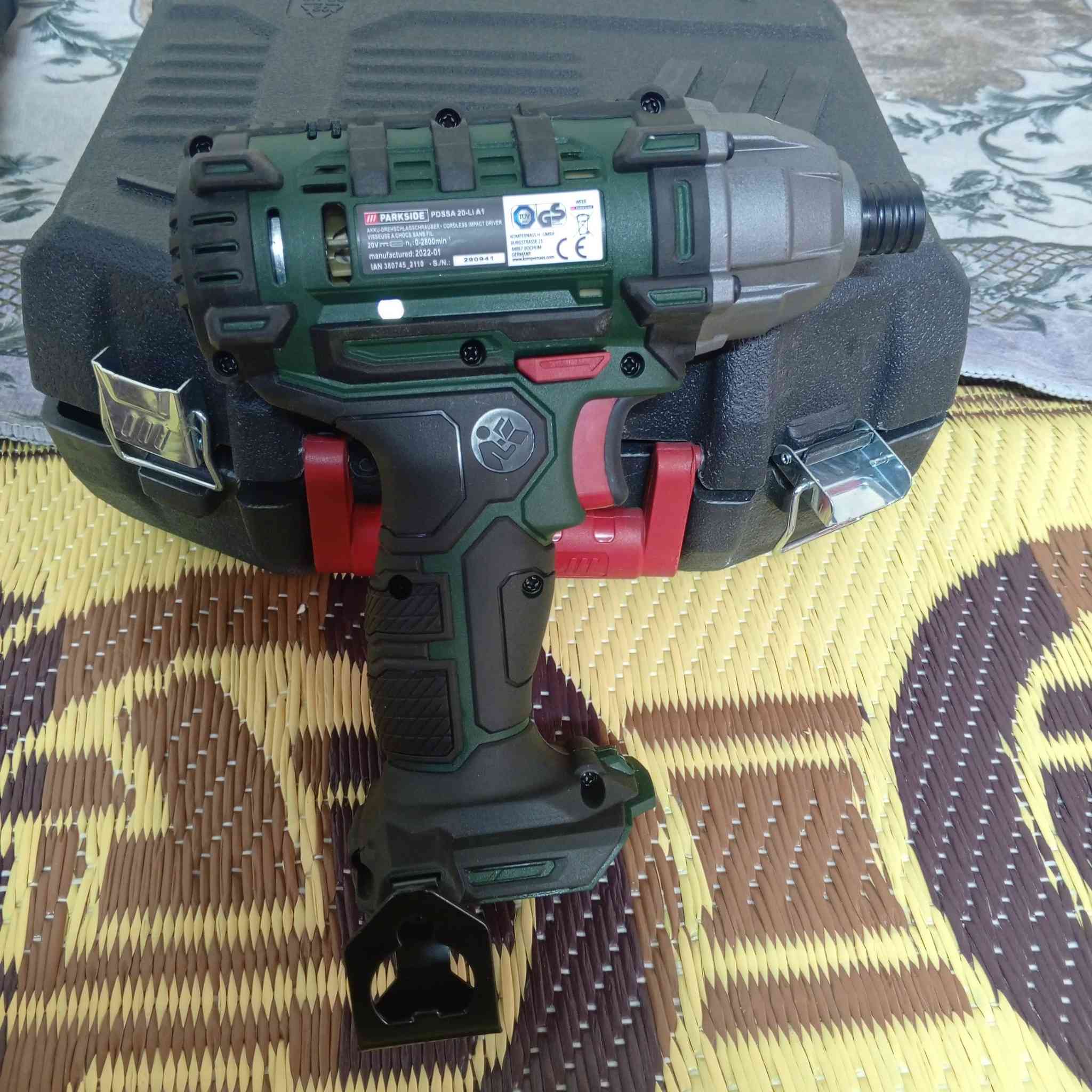 السلام عليكم دريل امباكت وكوسره نضيفات لوك 75 قفل ماعندي توصيل ***********
