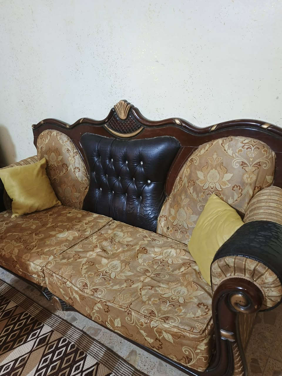 تخم قنفات 10 مقاعد للبيع، خشب ثقيل وقماش نظيف ومرتب (ذهبي مع جلد أسود). التخم بحالة زينة وجاهز للاستخدام مباشرةً.
الموقع: كربلاء
التواصل: خاص


**إذا كنت صاحب هذا الإعلان وتريد حذفه لأي سبب، رجاءا أرسل رسالة إلى الدعم الفني**