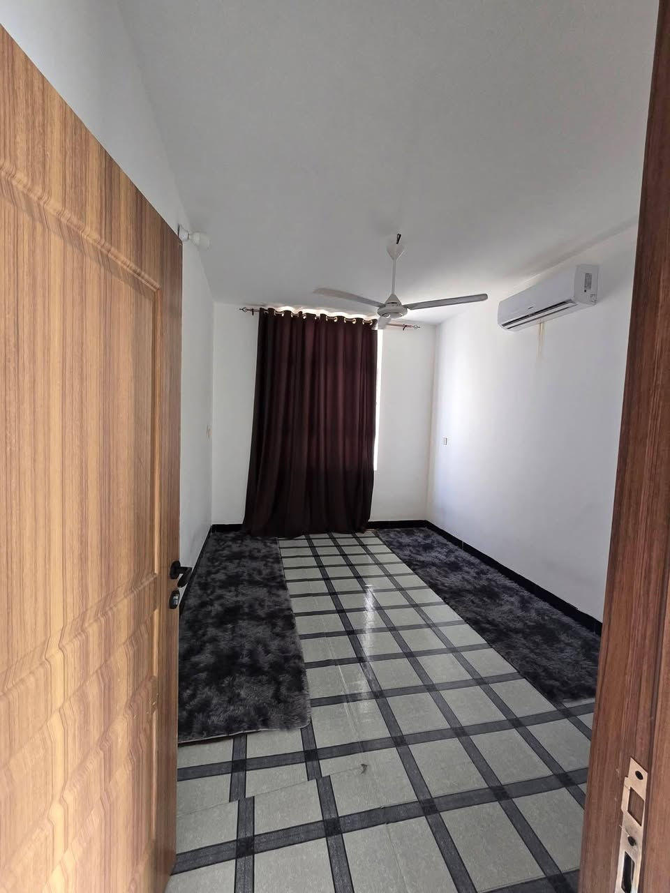 عروض مكتب جوهرة الفرات🏠🏜️ 👉
👇
يتوفر بيت 🏠المساحه50متر الواجهه7النزال7.25(حي الزهراء تدخله من فرع اسواق سلام خلف حي العباس)) البناءطابوك طابقين كونكريت 

🏠💎الطابق الاول استقبال+مطبخ+صاله صغيره+منور+صحيات

الطابق الثاني 
♦️💎2غرف نوم+ صحيات+ سطح بناء((2025))

يصلح للسكن او حسينيه.  يصلح للاستثمار👈طريق بغداد(( حي الزهراء تدخله من فرع اسواق سلام خلف حي العباس ))

طابو زراعي سند25.🏠 ماء كهرباء مجاري تبليط
♦️💎يباع مع الاثاث
👇للستفسار
العنوان كربلاء المقدسه من يريد الاستفسار الارقام متوفره شرح مفصل 
من يريد ان نعرضه له بيته اوقطعته👉 فليتواصل معنا 👇👇

للستفساراكثر عن التفاصيل مراجعة
مكتب💎جوهرة الفرات💎 قنطرة السلام مجاورمطعم عين التمر
***********ميثم 
***********ميثم 
المندوبه أيه
