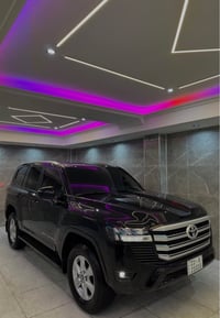 لاندكروز GX • ٢٠٢٤ • ٣٣٠٠٠ كم